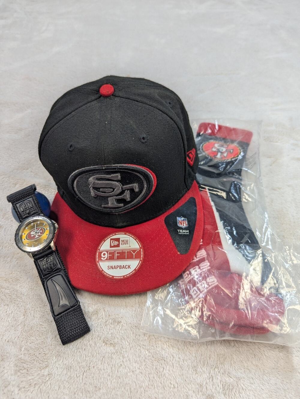 BUNDLE San Francisco 49ers SnapBack 9Fifty Game Time Watch And Socks NFL Hat Cap
